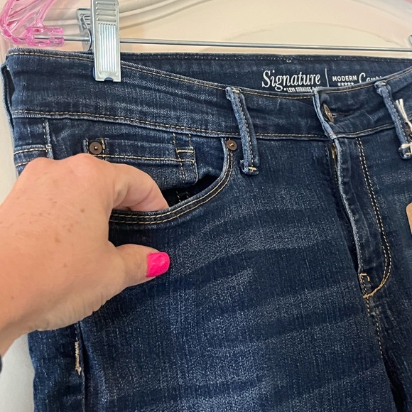 Levi’s Signature medium Wash distressed cropped & cuffed jeans Women’s size 8 - Picture 8 of 15